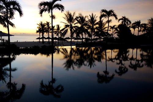 ついに初のTOP20入りを果たしたベトナム ダナン。人気5つ星ホテル フラマ リゾート ダナンのプール＆プライベートビーチ。